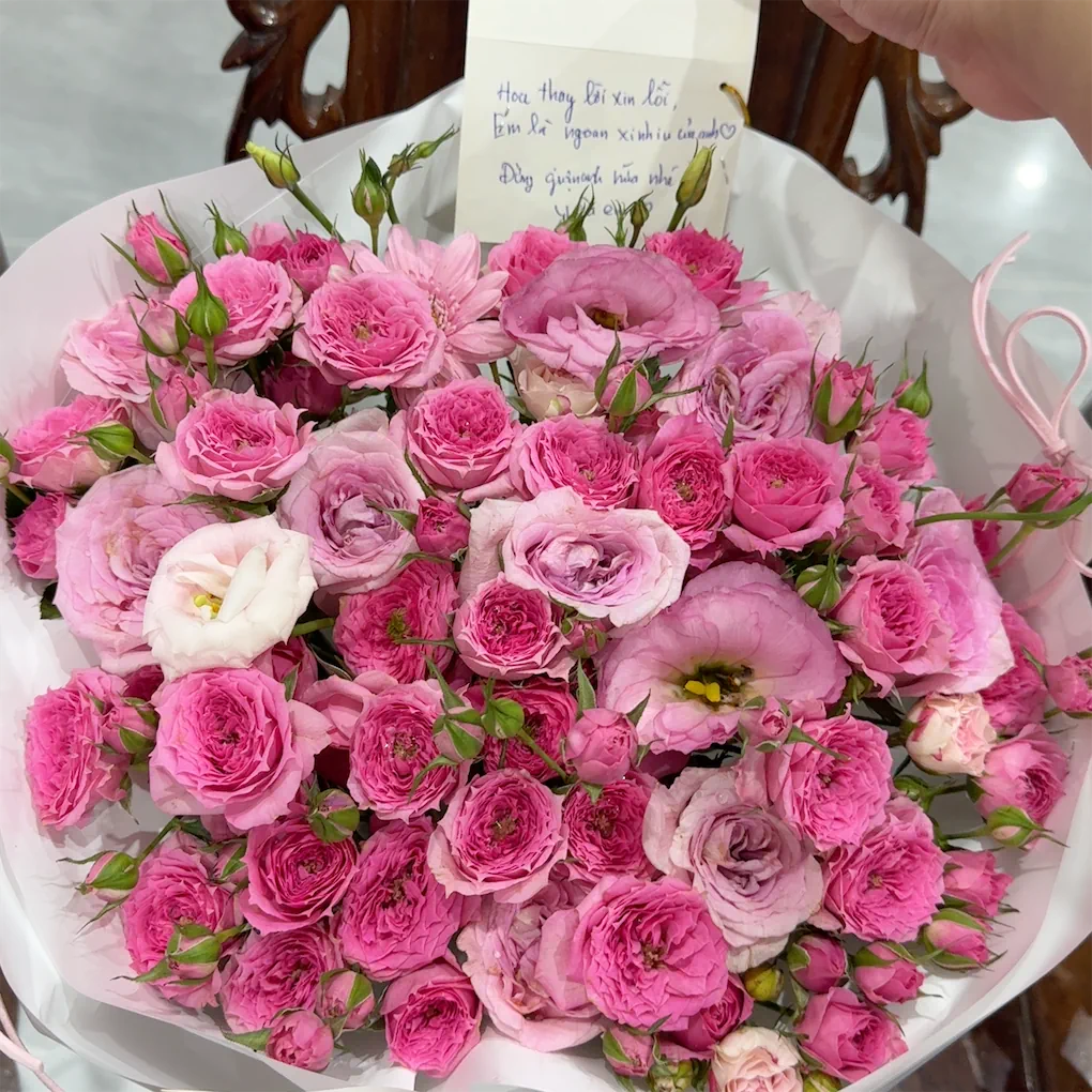 Bó hoa xin lỗi sau khi giận nhau